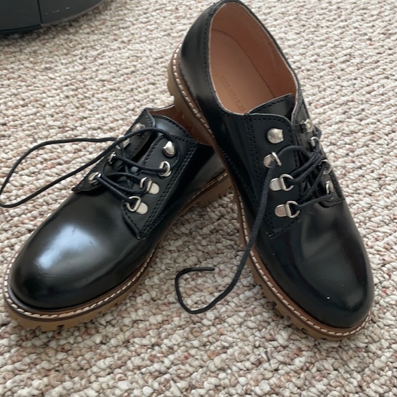 Brand new Zara girl shoe